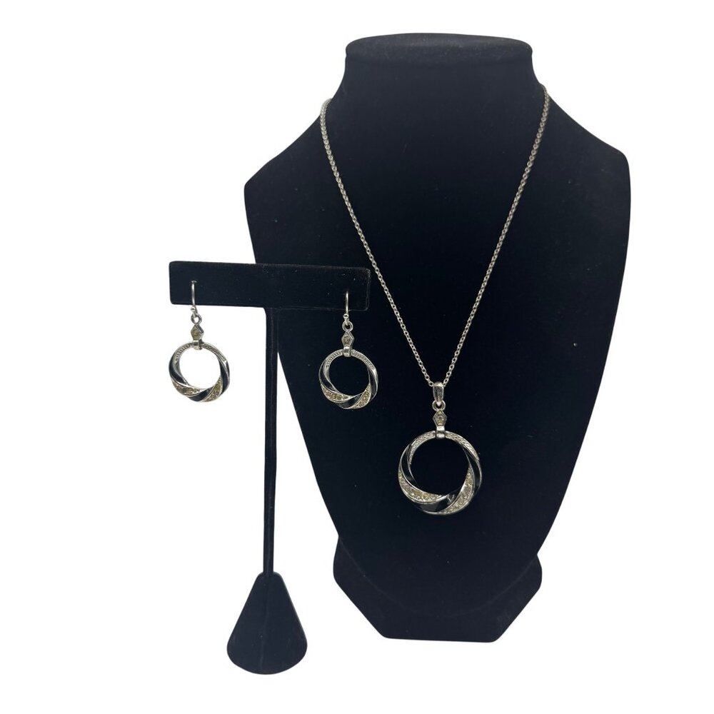 Avon Twisted Circle Pendant Necklace Earrings Set Classic Timeless Set